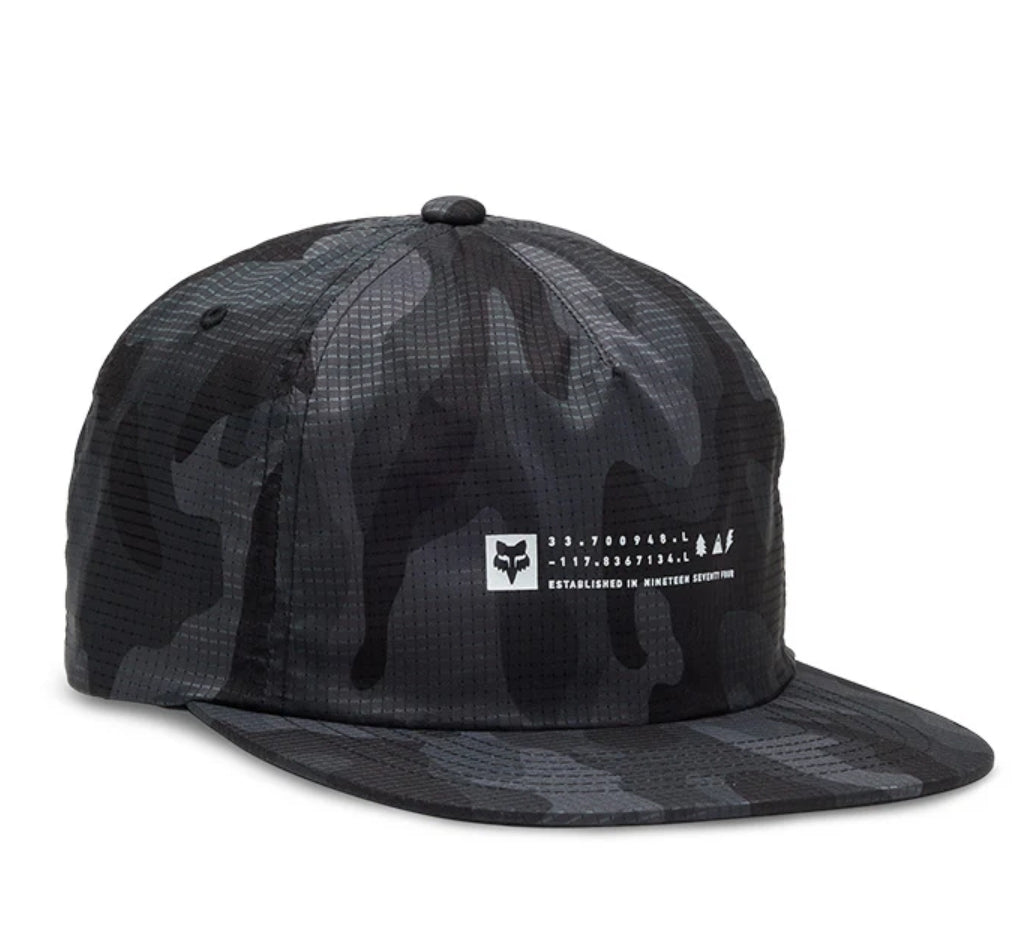 GORRA FOX AJUSTABLE BASE OVER NEGRO CAMO OS